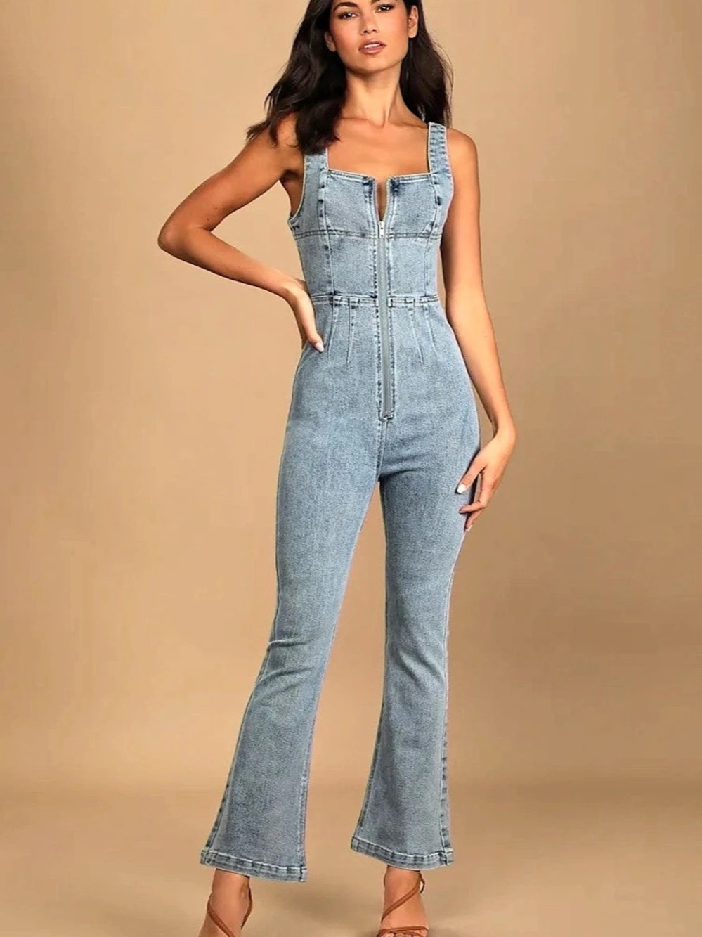 Lulu’s Keep Groovin’ light wash Denim Zip-Front Jumpsuit Size Small